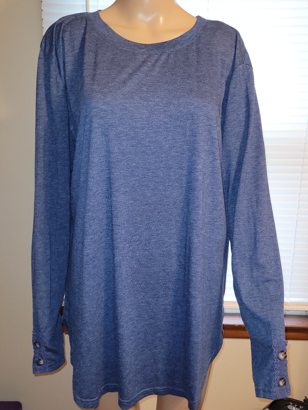 Amaryllis Blue Heathered Tunic W/Faux Buttons Down The Back.  Size 3X.